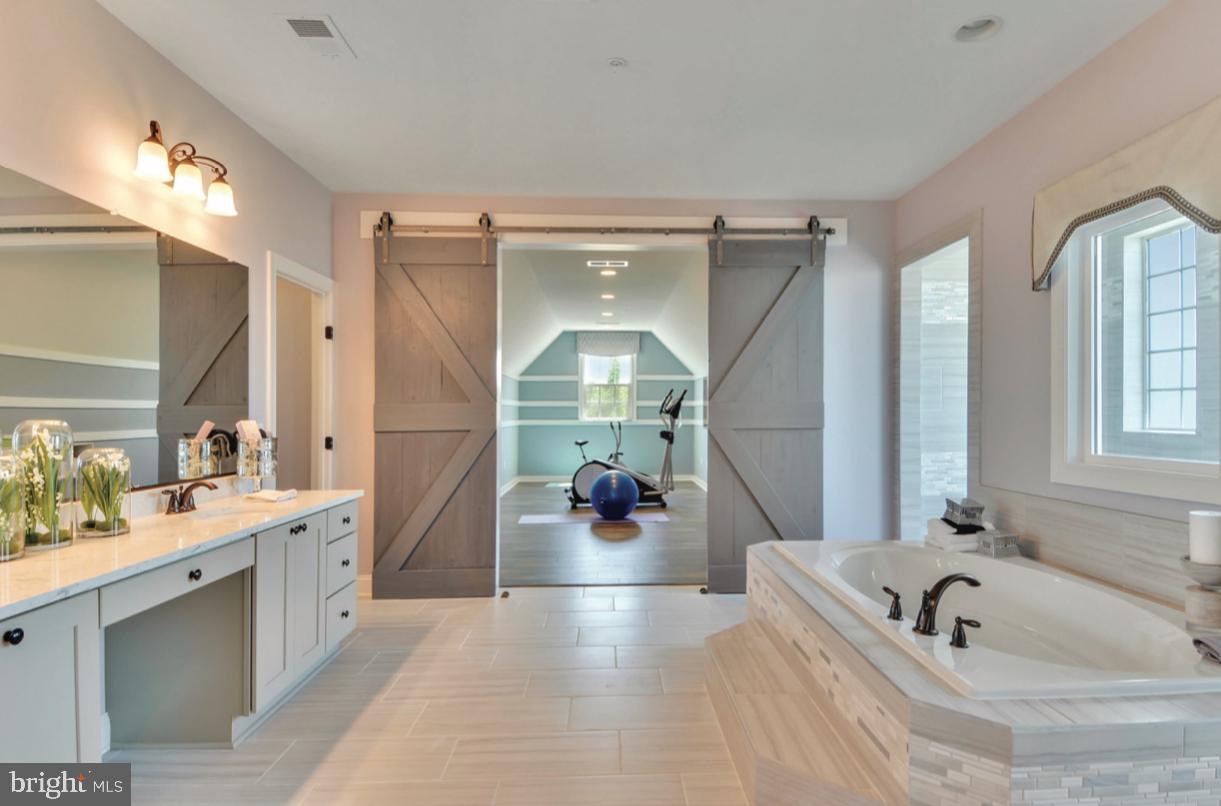 QUEEN ANNE - Residential