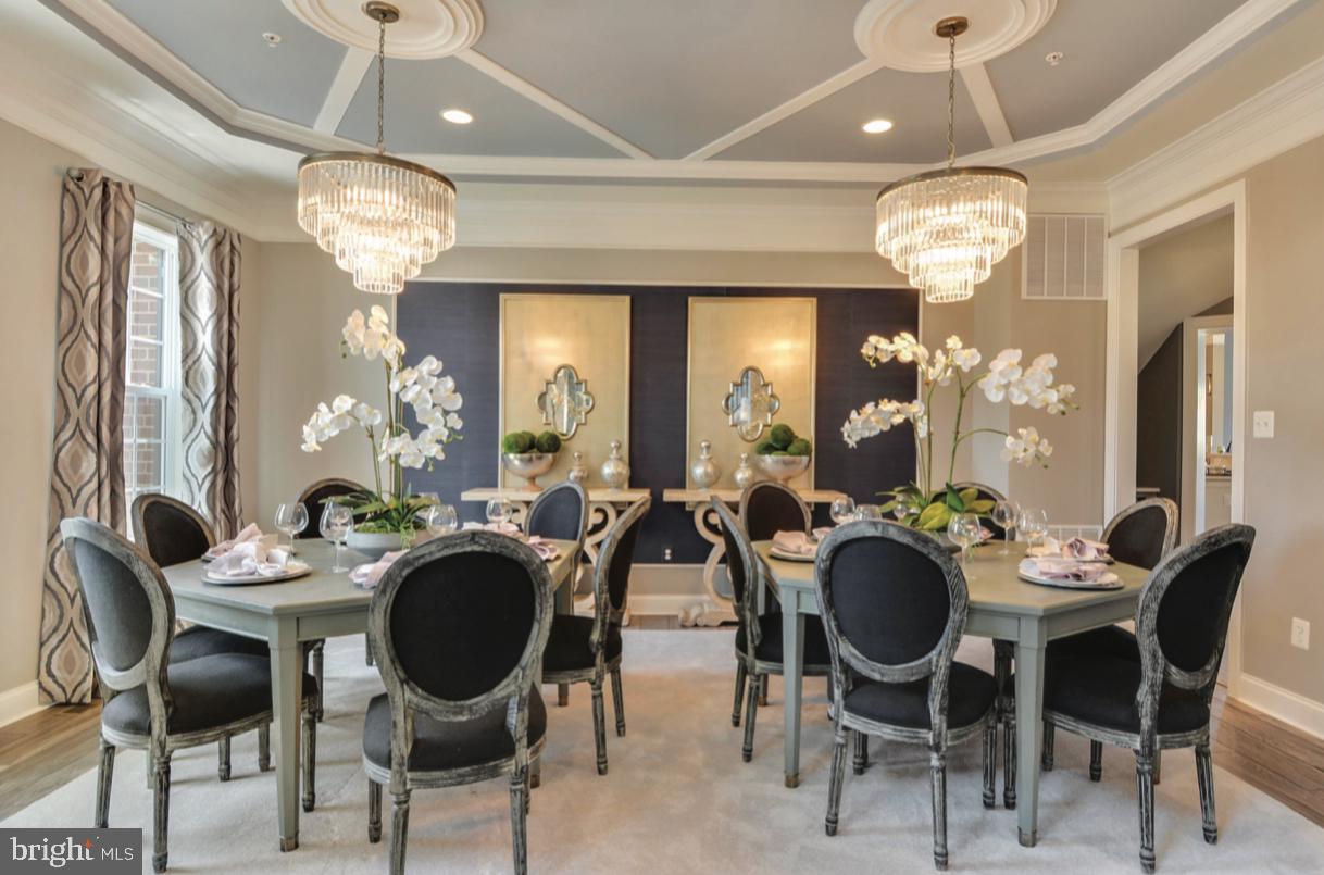 QUEEN ANNE - Residential