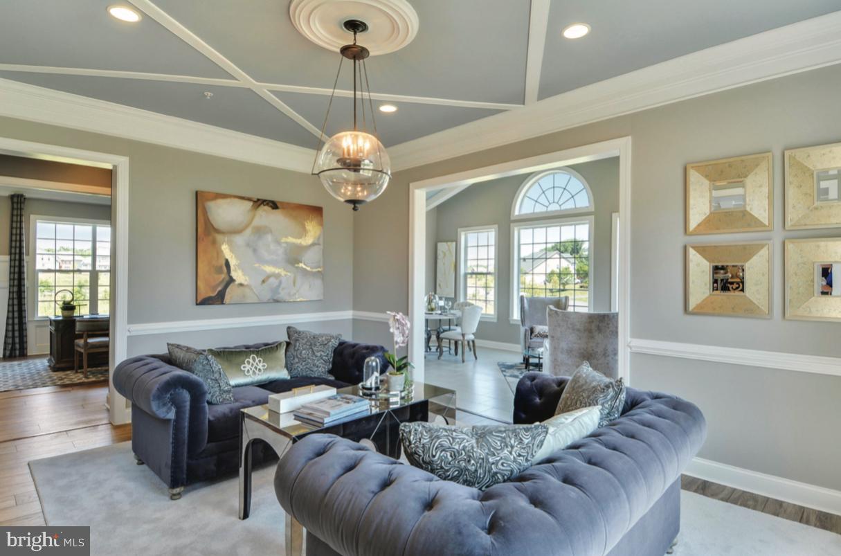 QUEEN ANNE - Residential