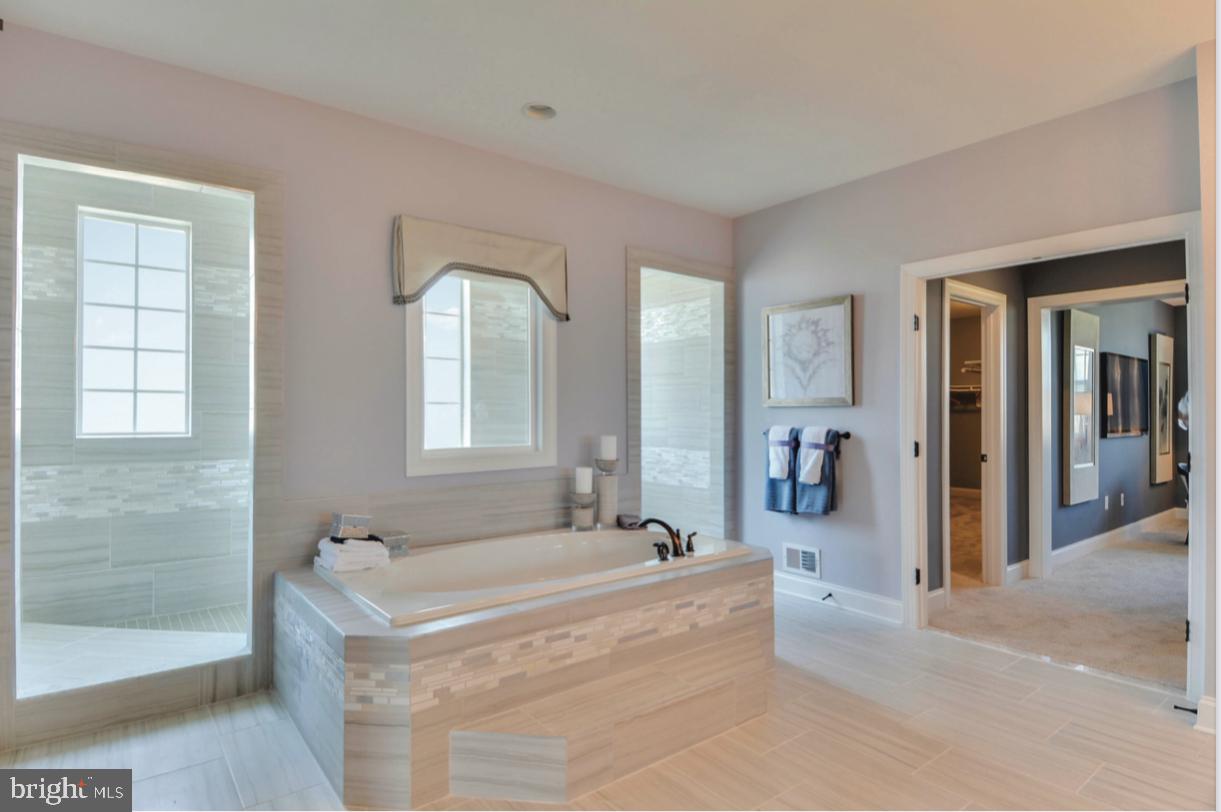 QUEEN ANNE - Residential