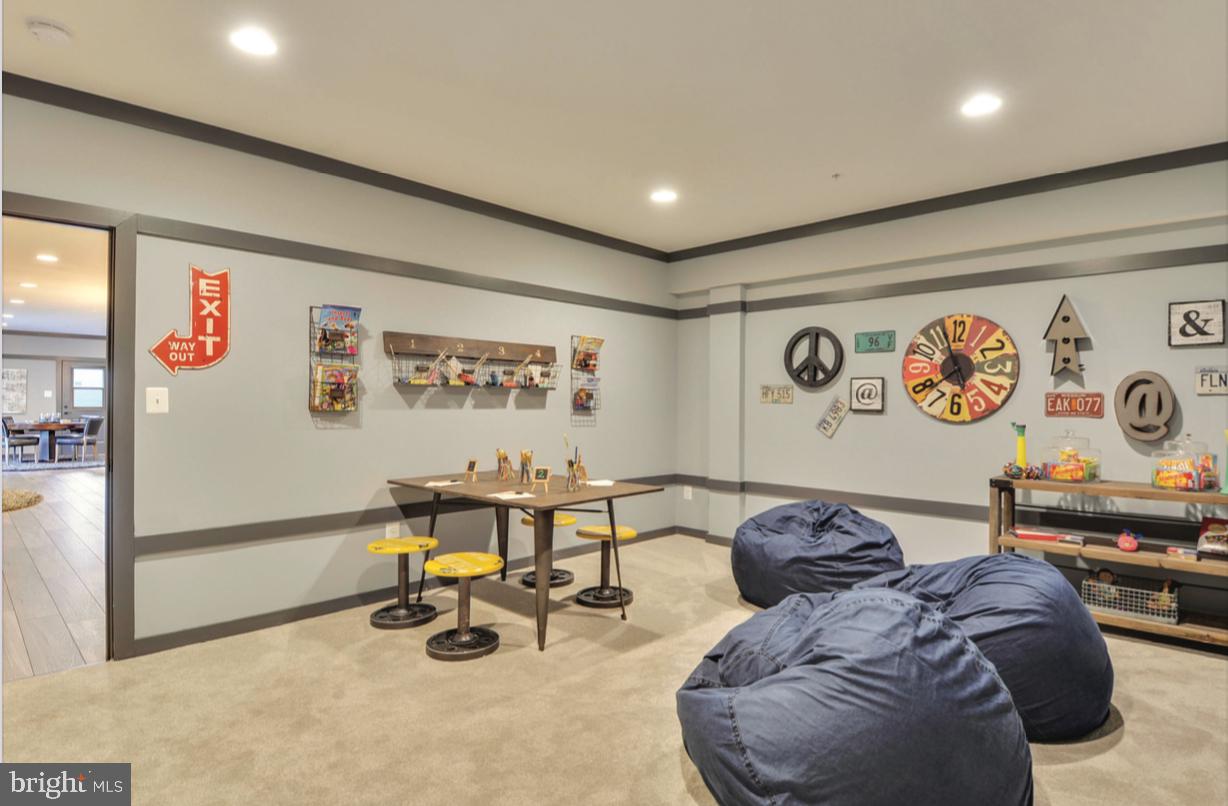 QUEEN ANNE - Residential