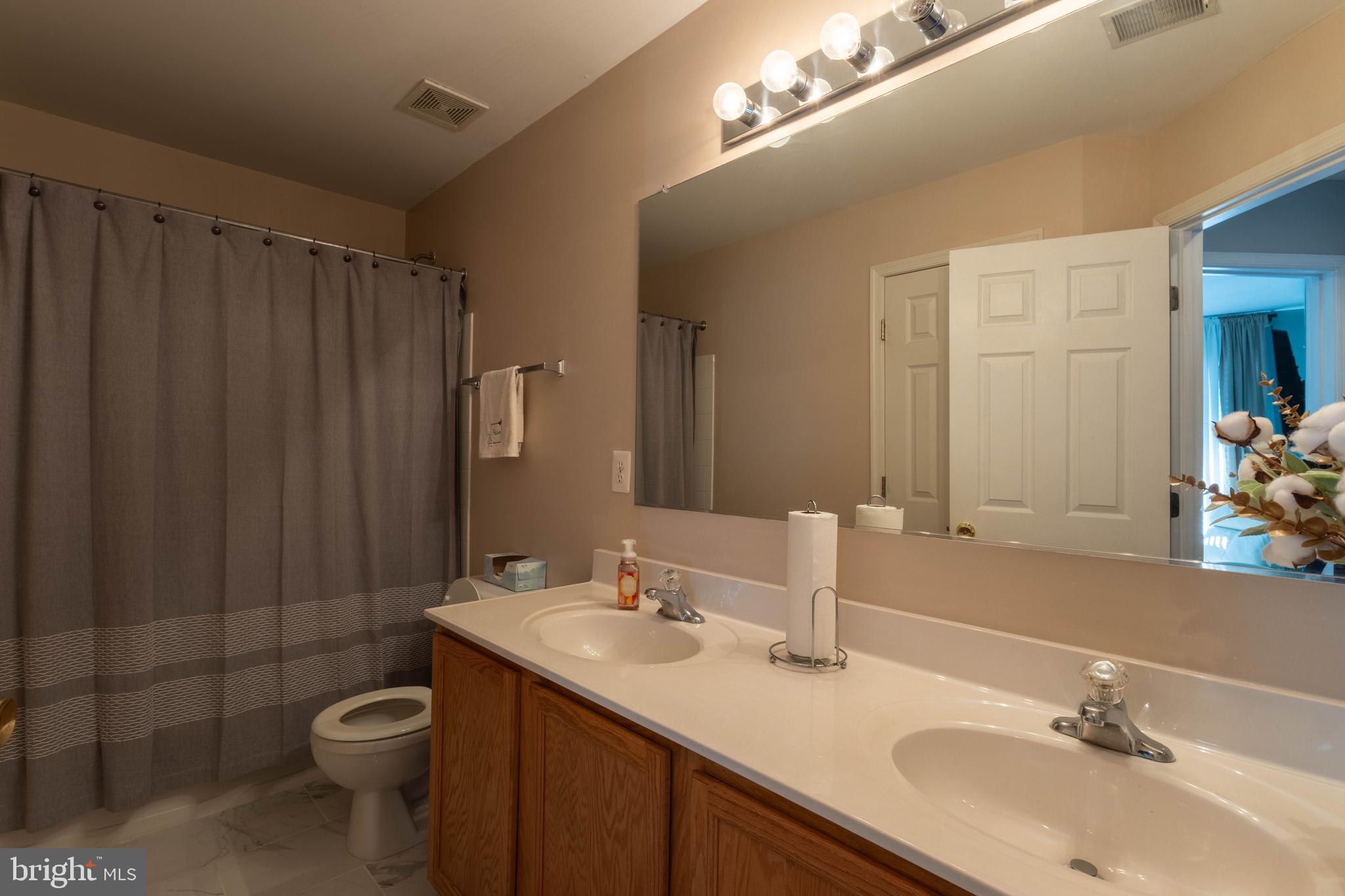 HILLSIDE TERRACE - Residential