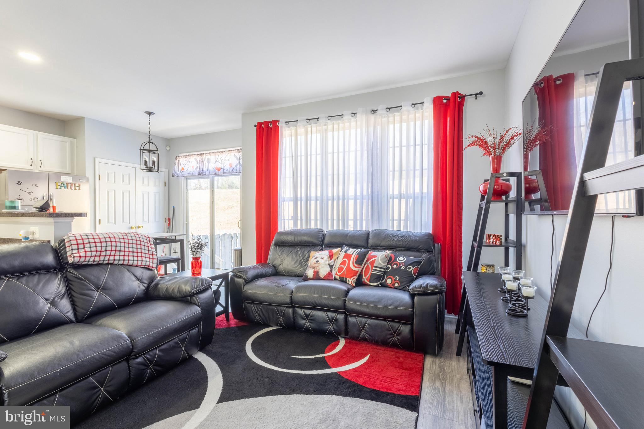 HILLSIDE TERRACE - Residential