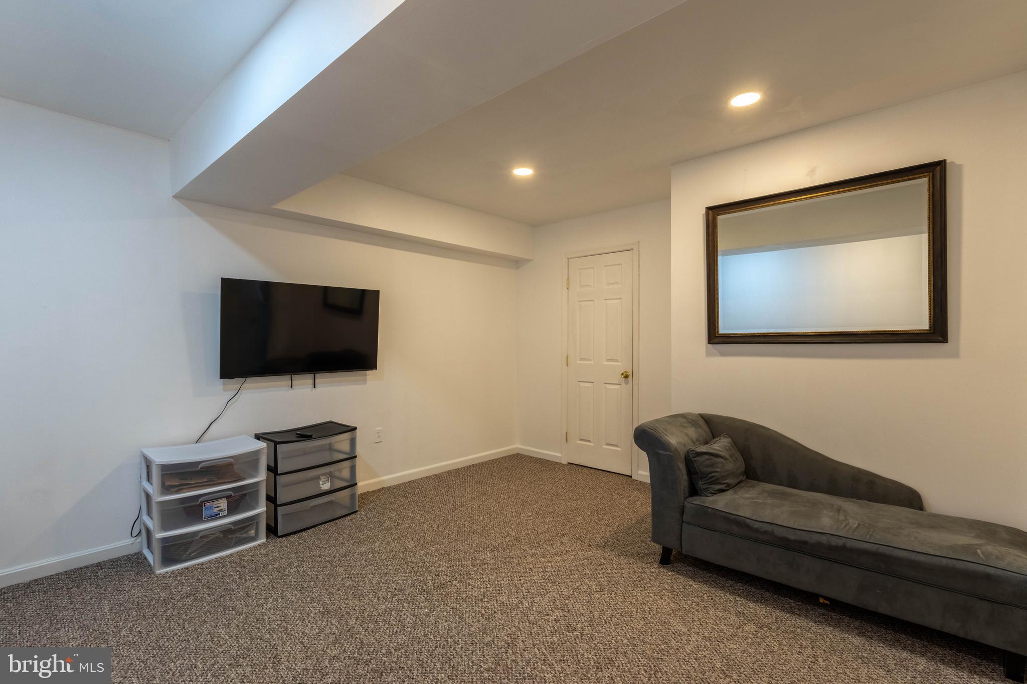 HILLSIDE TERRACE - Residential