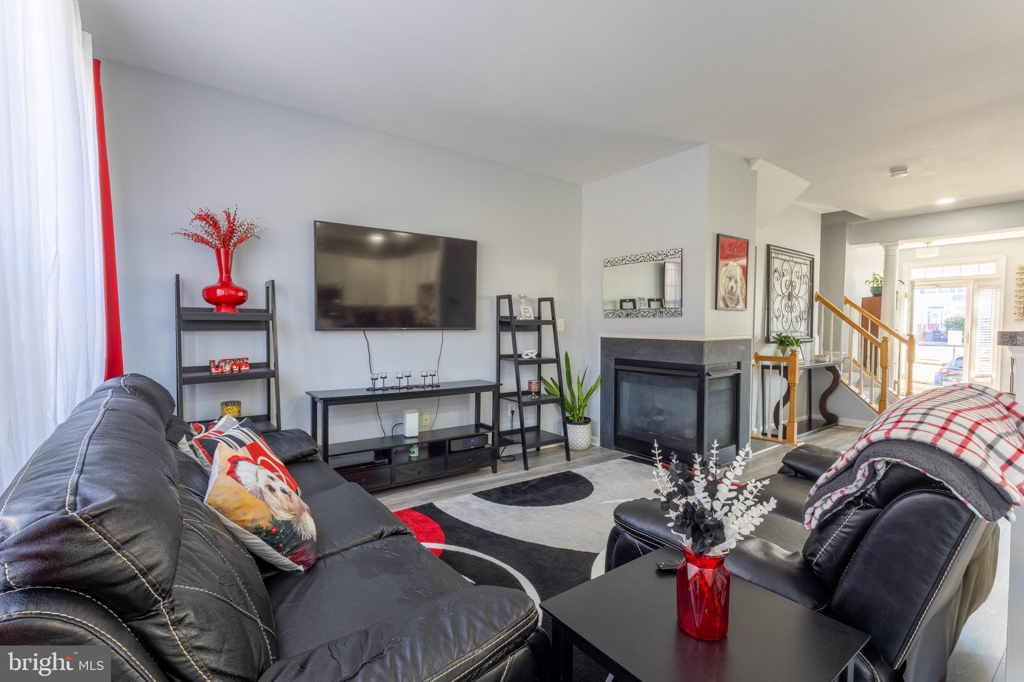 HILLSIDE TERRACE - Residential