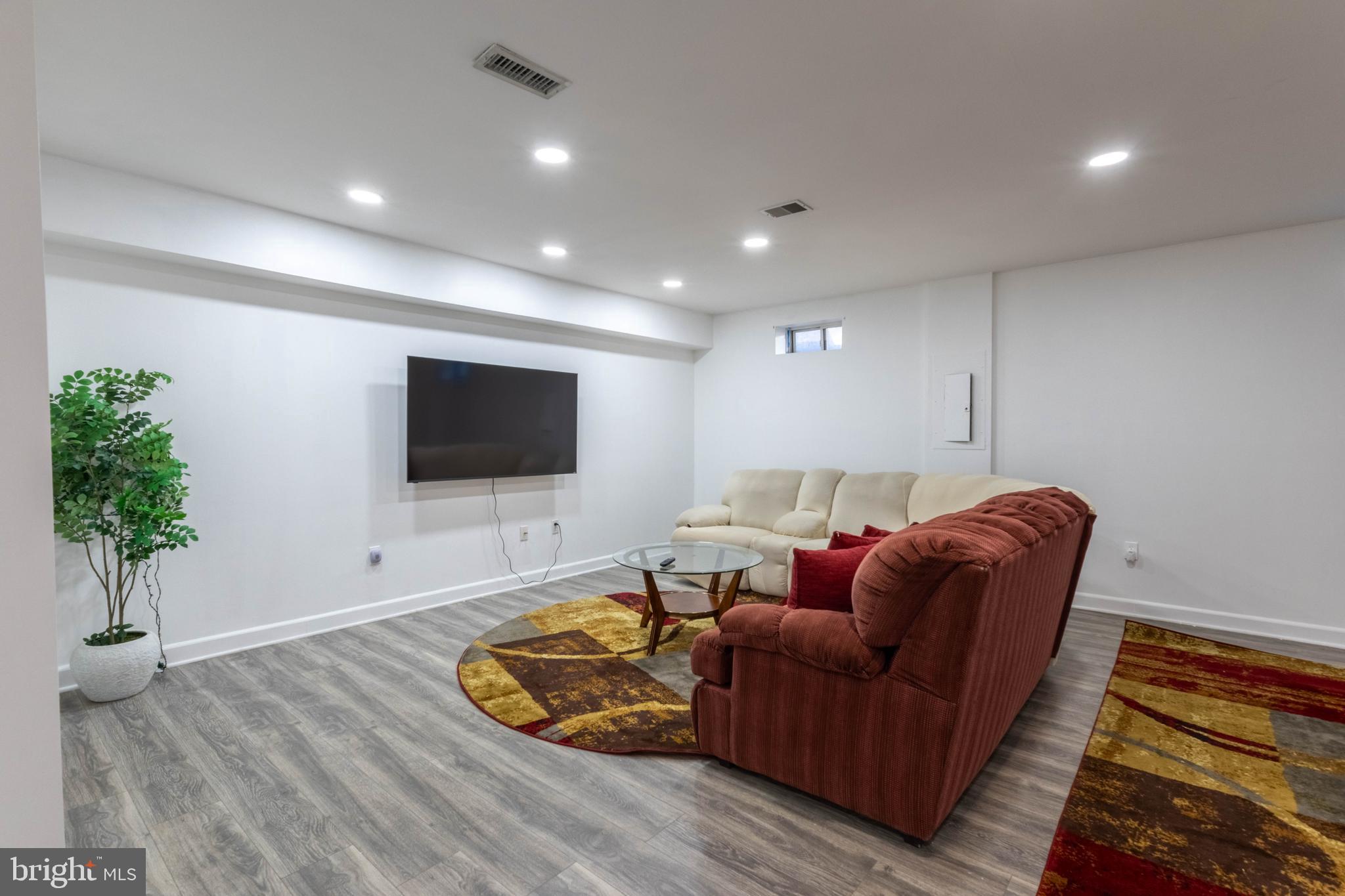 HILLSIDE TERRACE - Residential