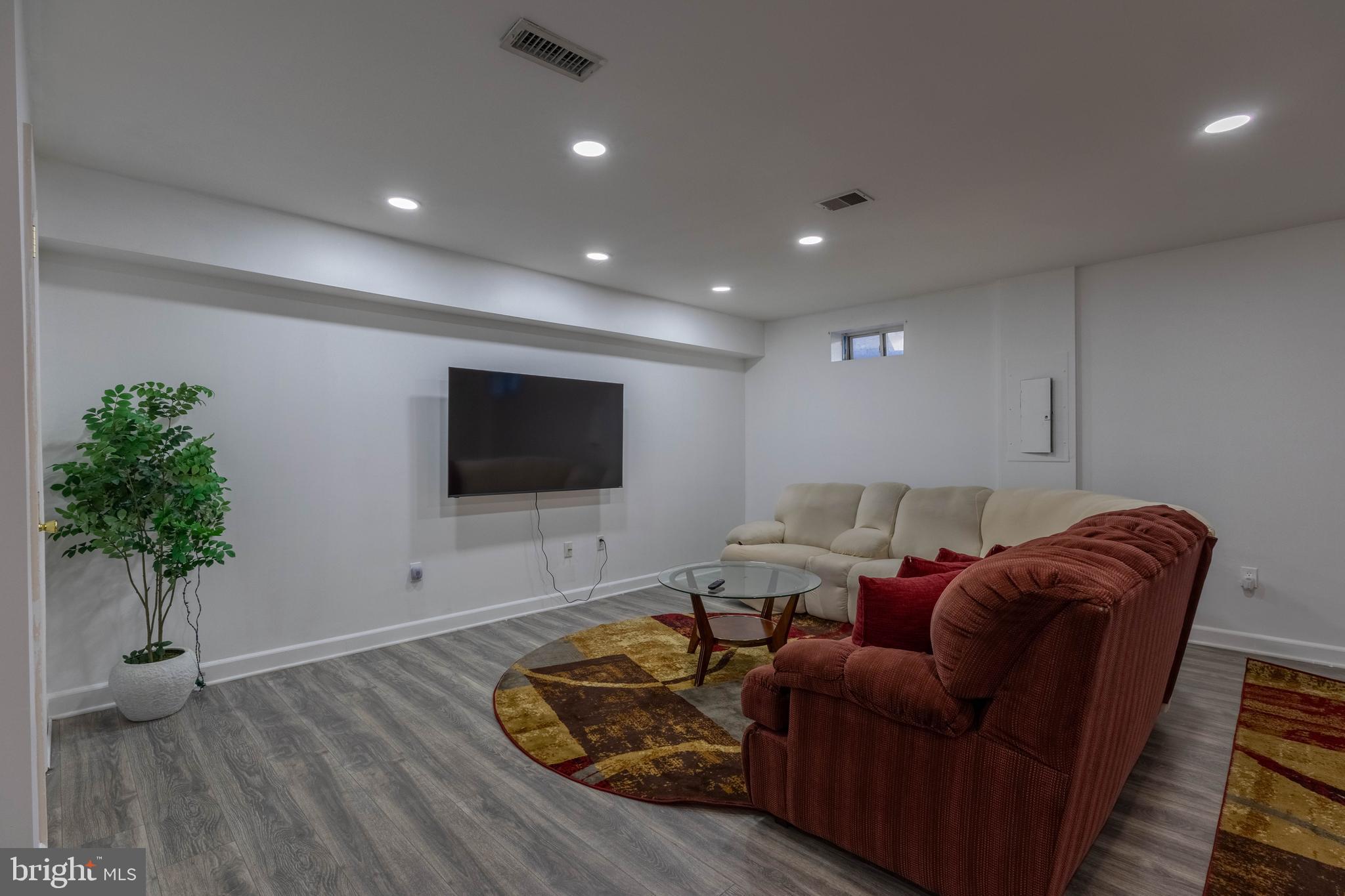 HILLSIDE TERRACE - Residential