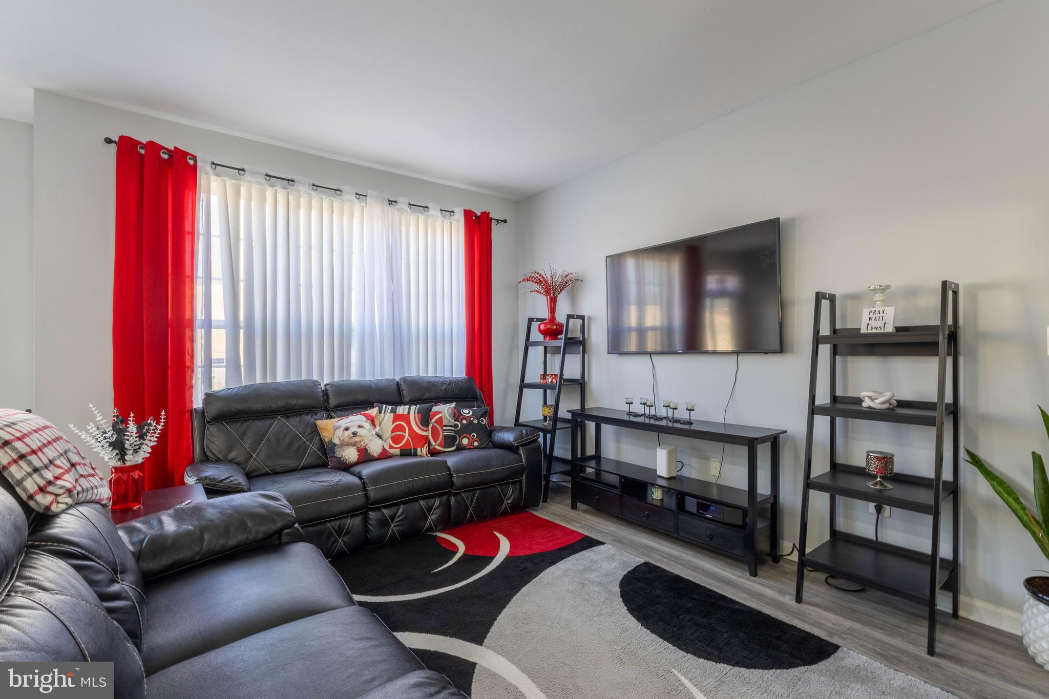 HILLSIDE TERRACE - Residential