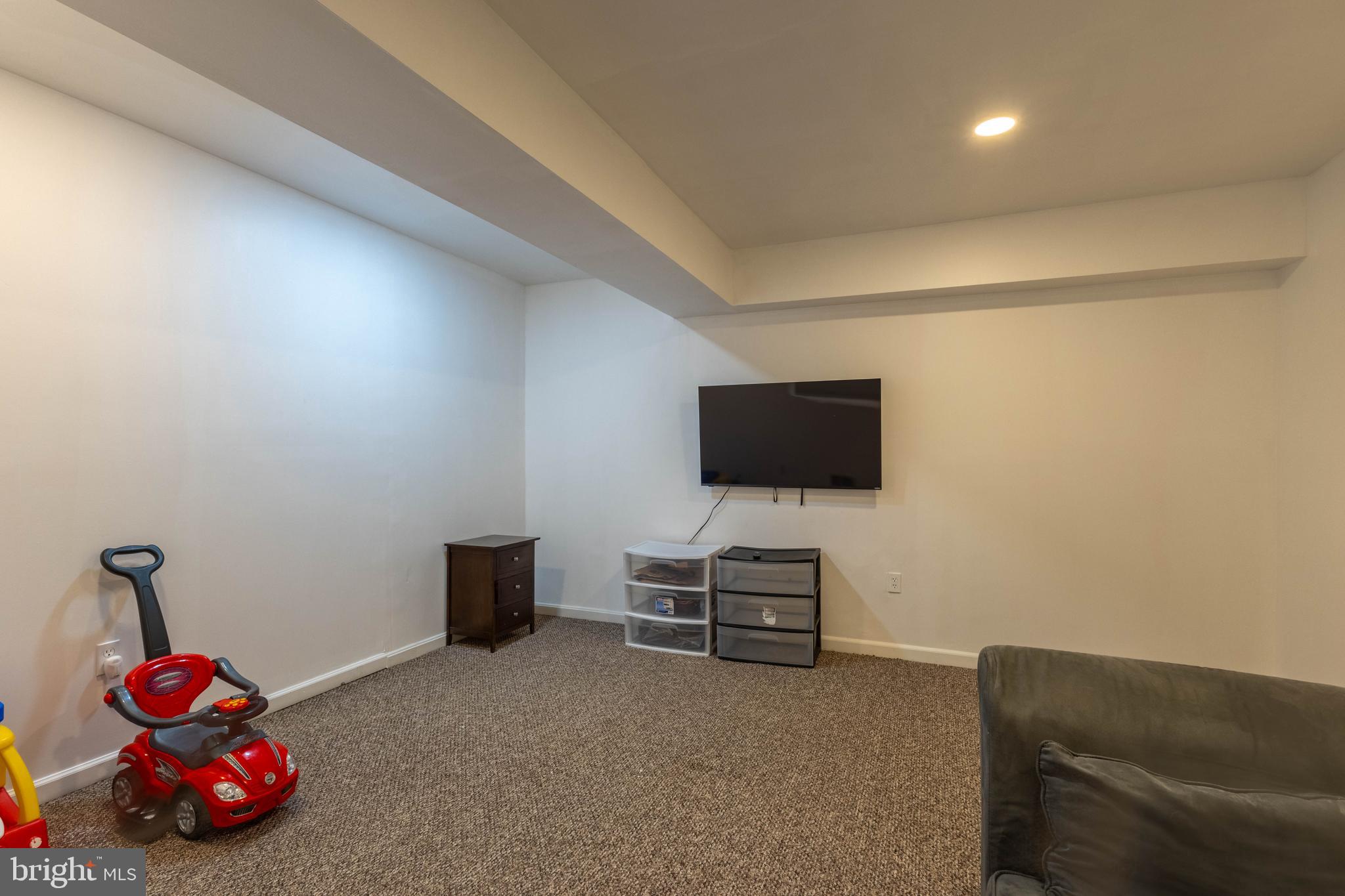 HILLSIDE TERRACE - Residential