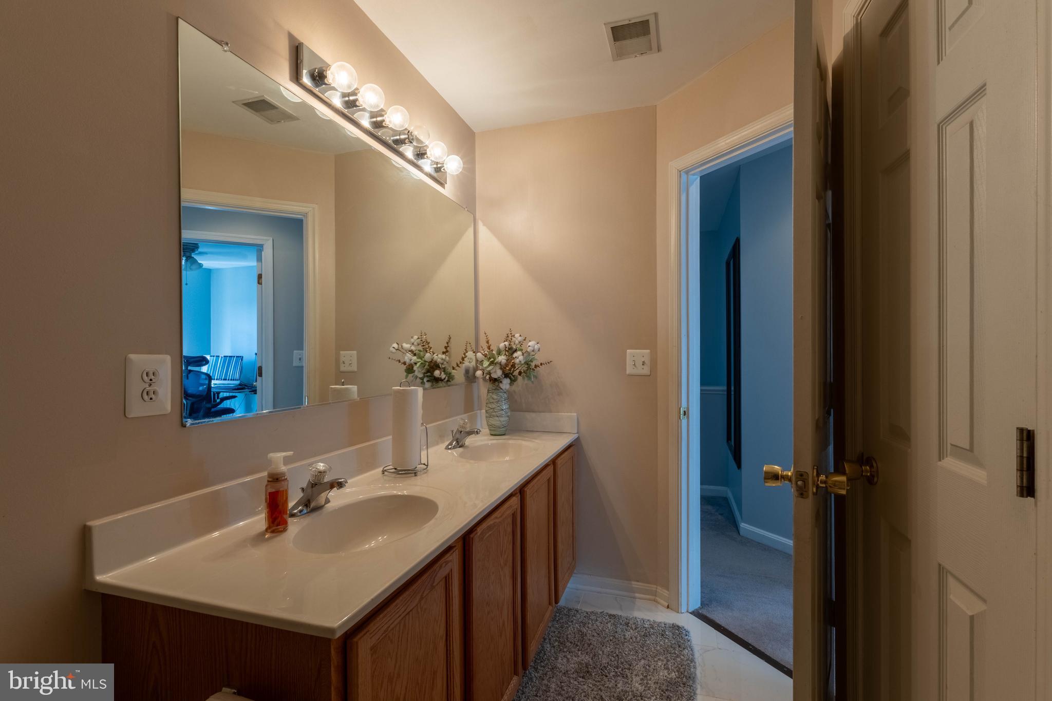 HILLSIDE TERRACE - Residential