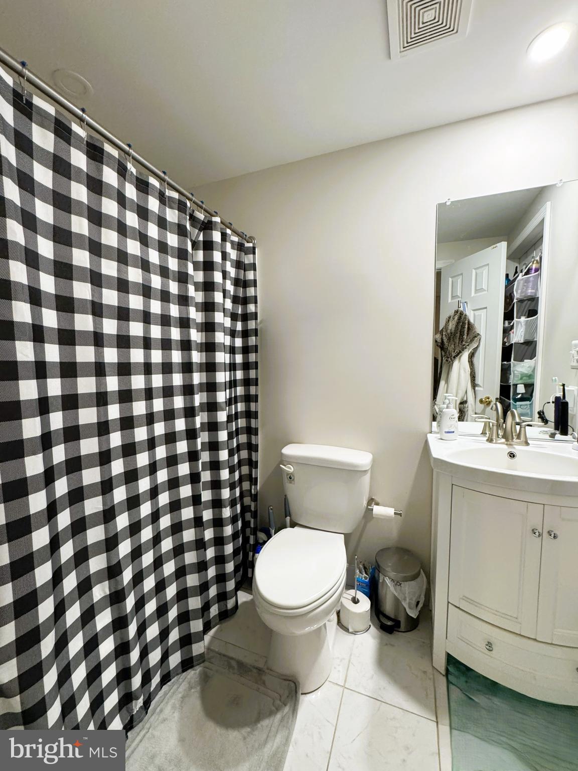 ASPEN WOODS - Residential Lease