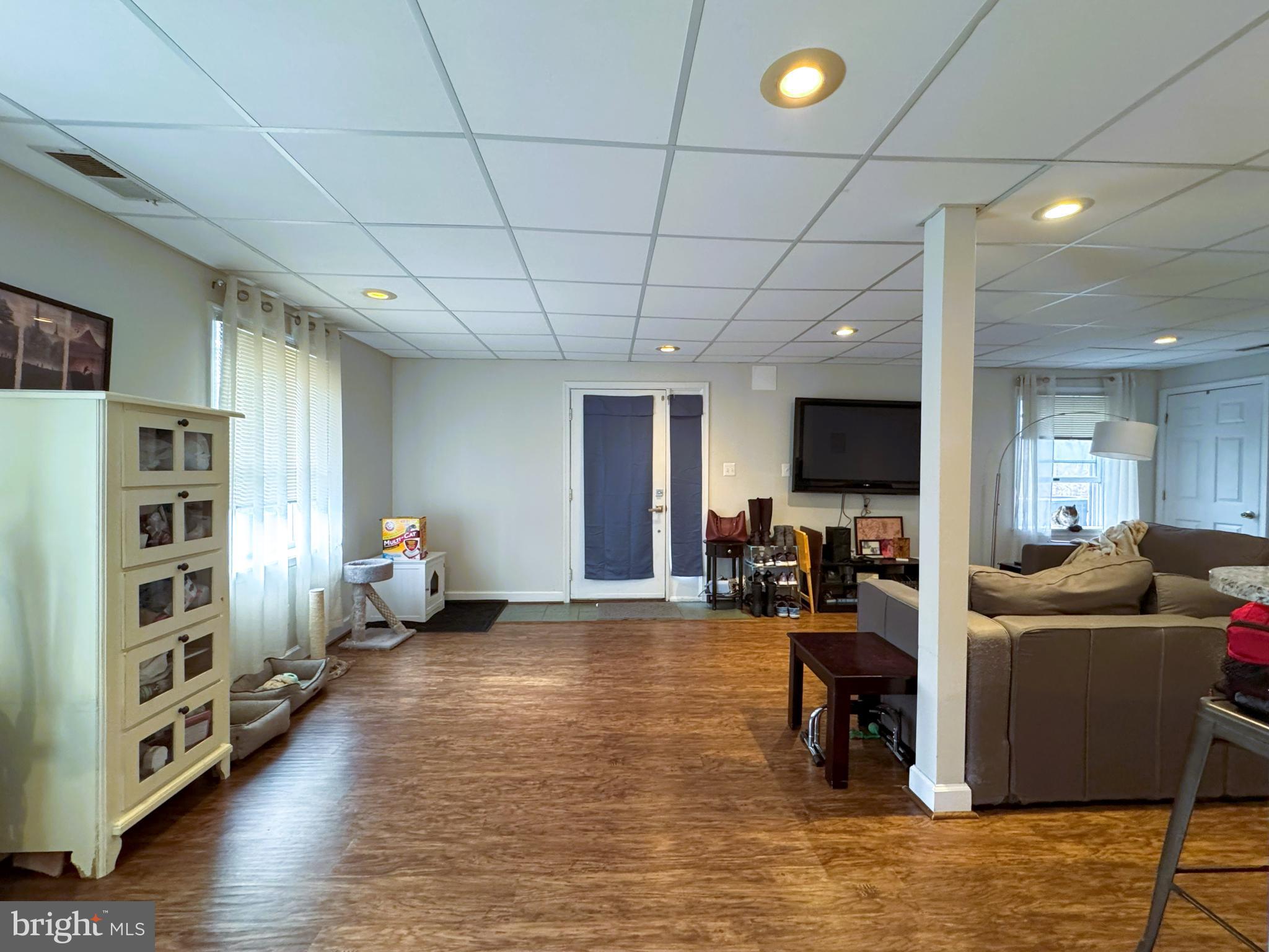 ASPEN WOODS - Residential Lease