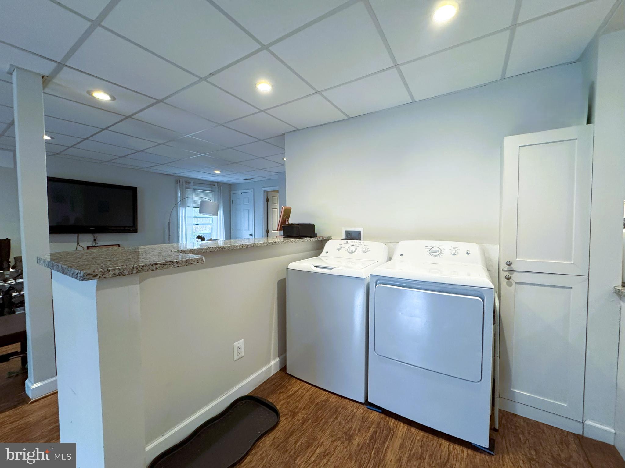 ASPEN WOODS - Residential Lease