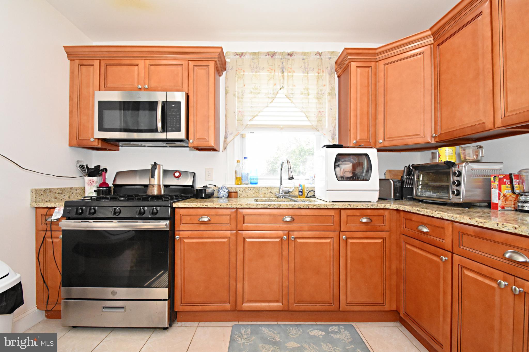 LAWNCREST - Residential