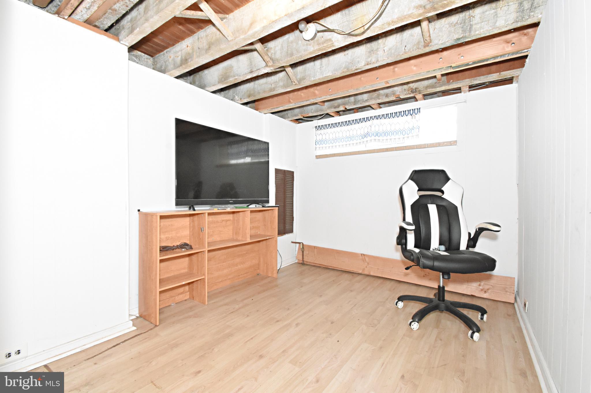 LAWNCREST - Residential