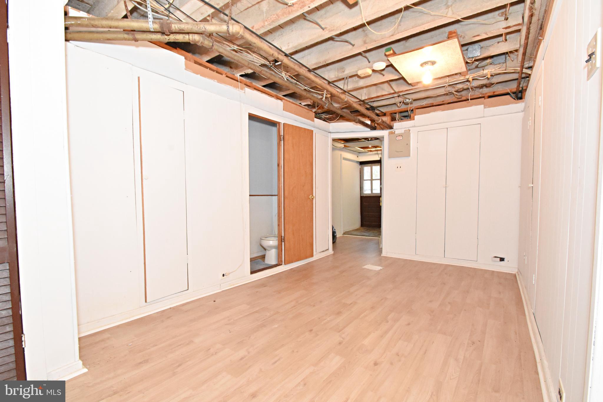 LAWNCREST - Residential