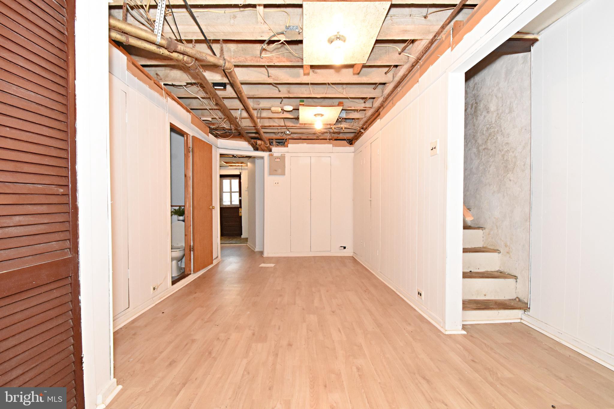 LAWNCREST - Residential