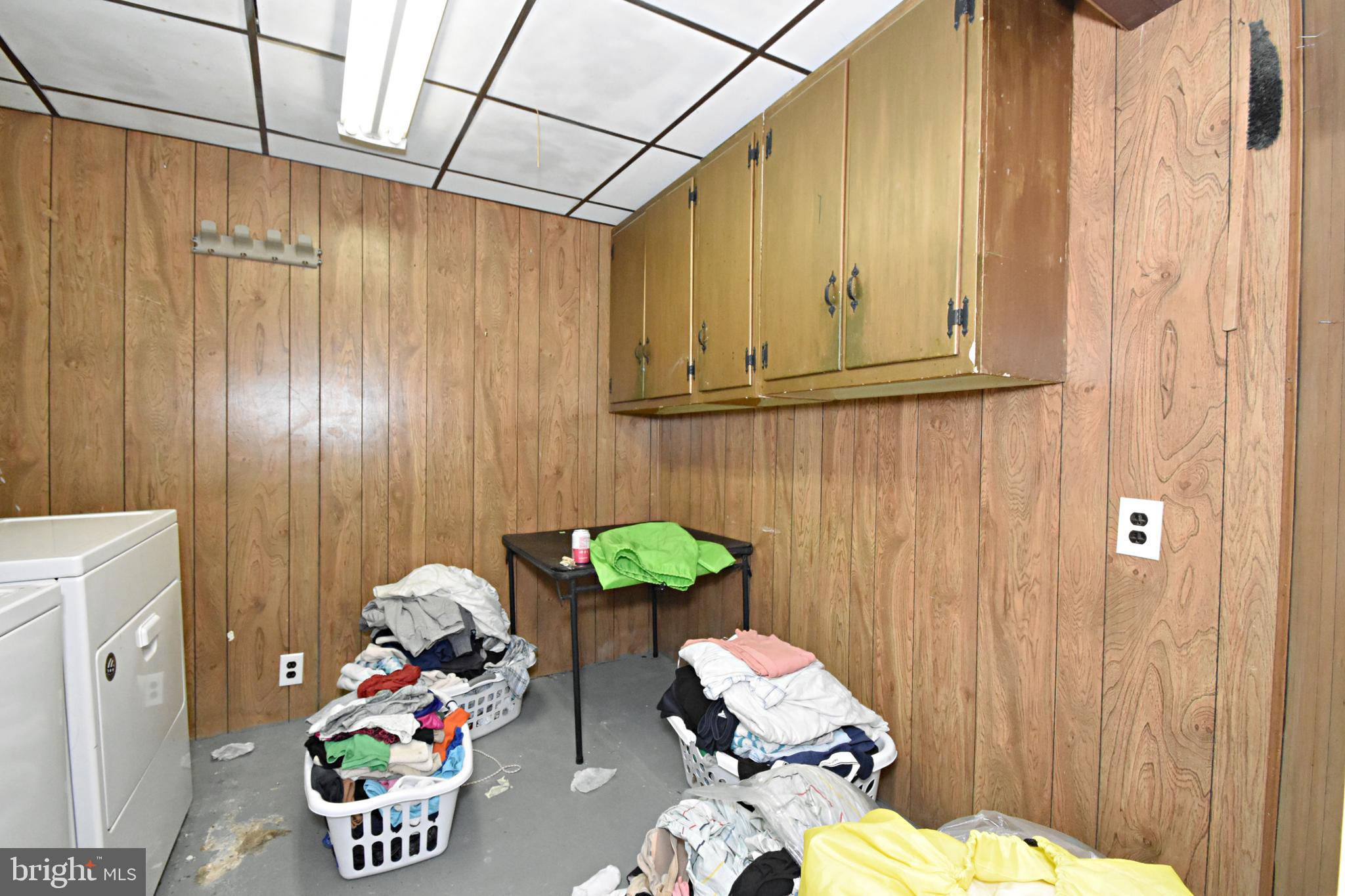 LAWNCREST - Residential