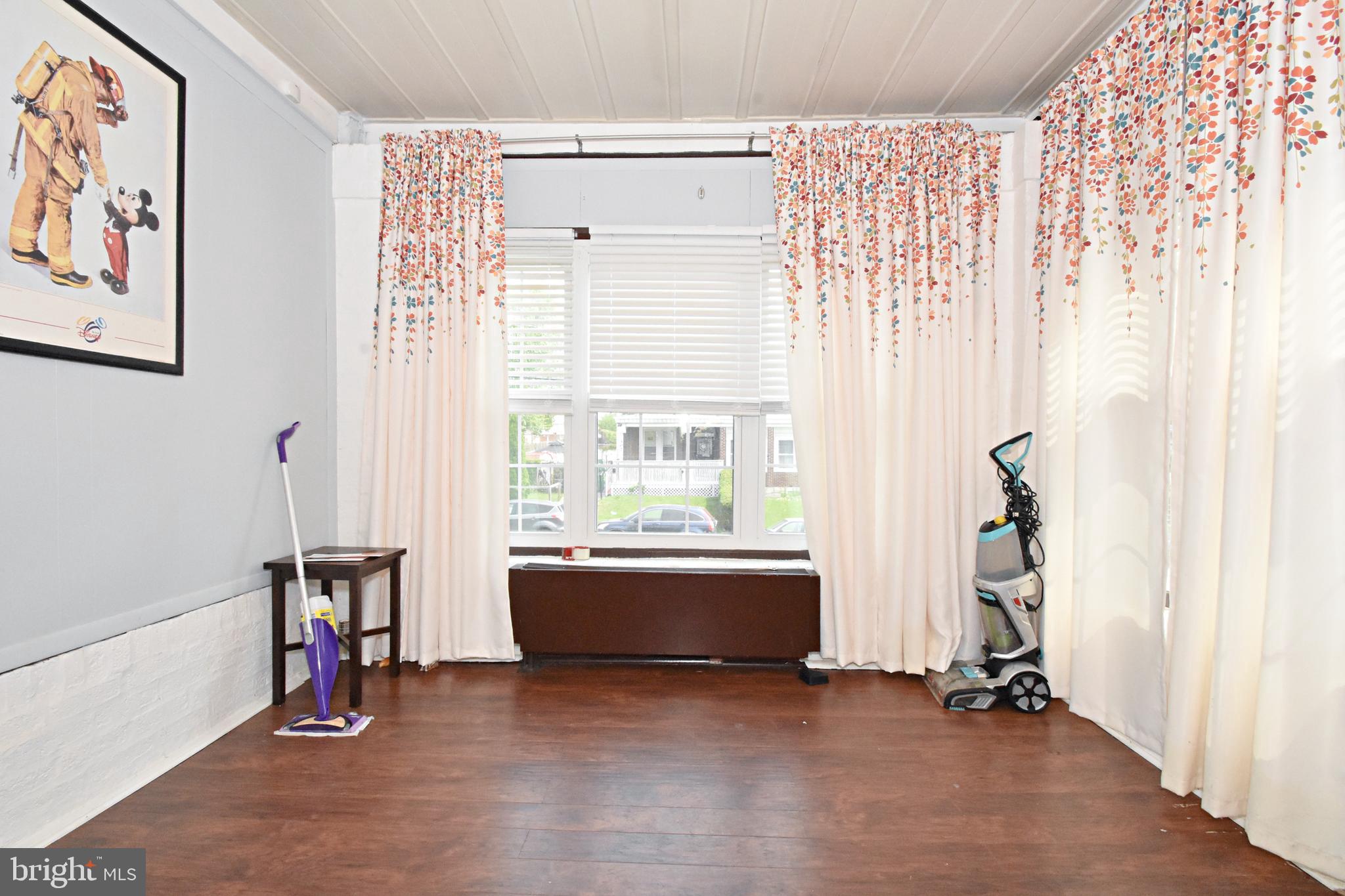 LAWNCREST - Residential