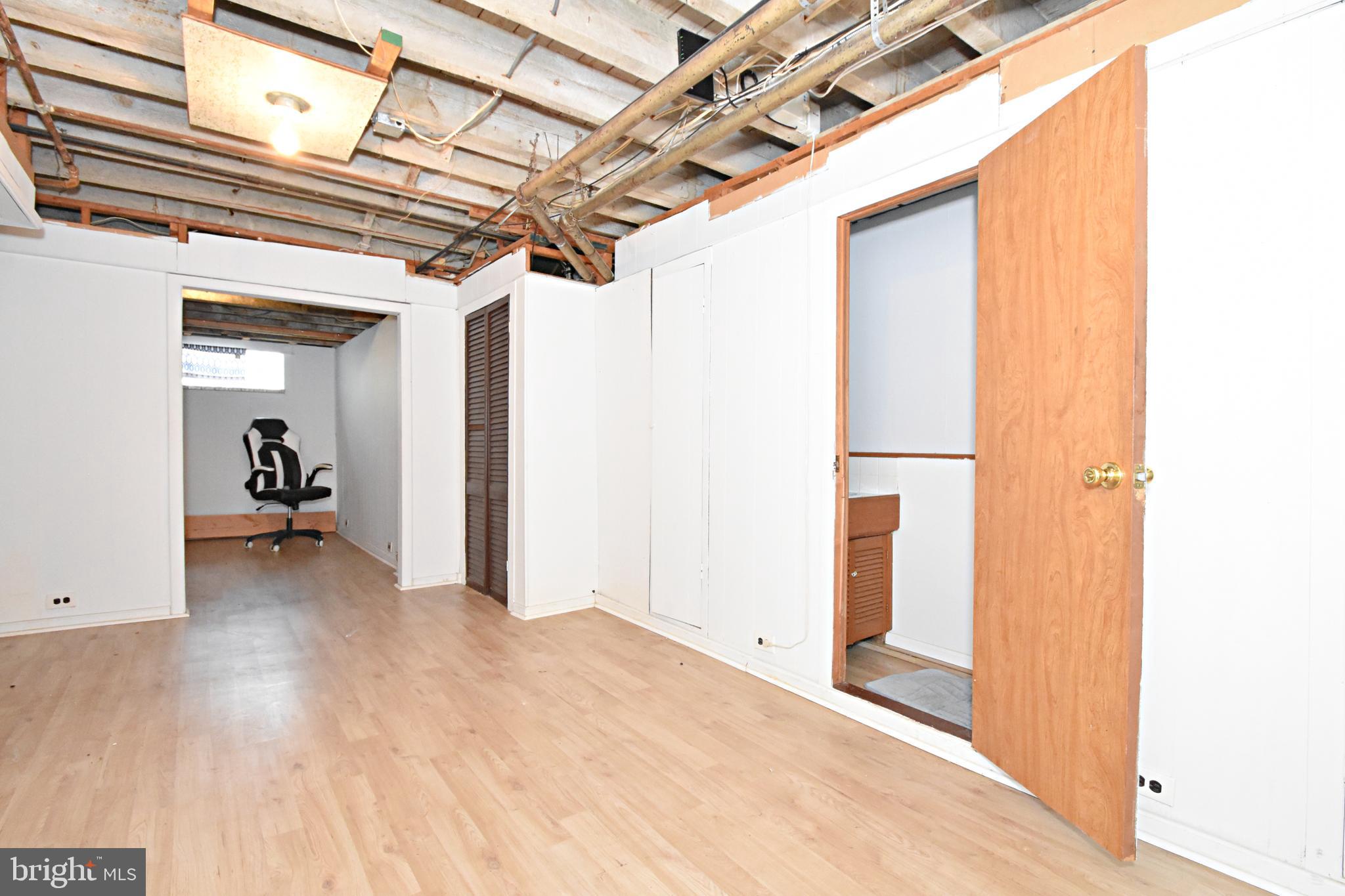 LAWNCREST - Residential