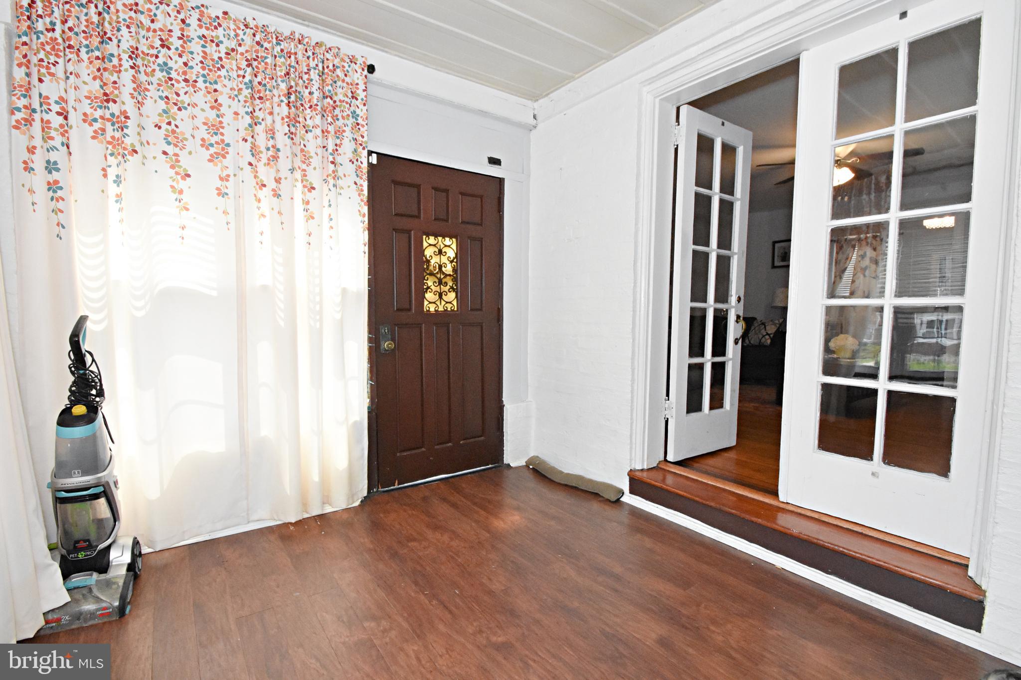 LAWNCREST - Residential