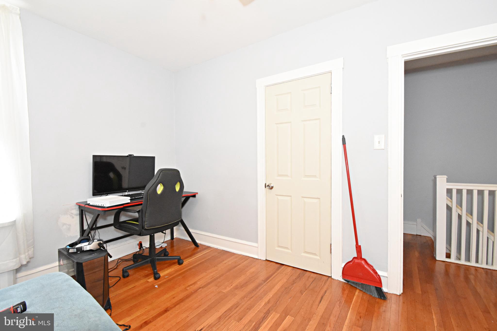 LAWNCREST - Residential