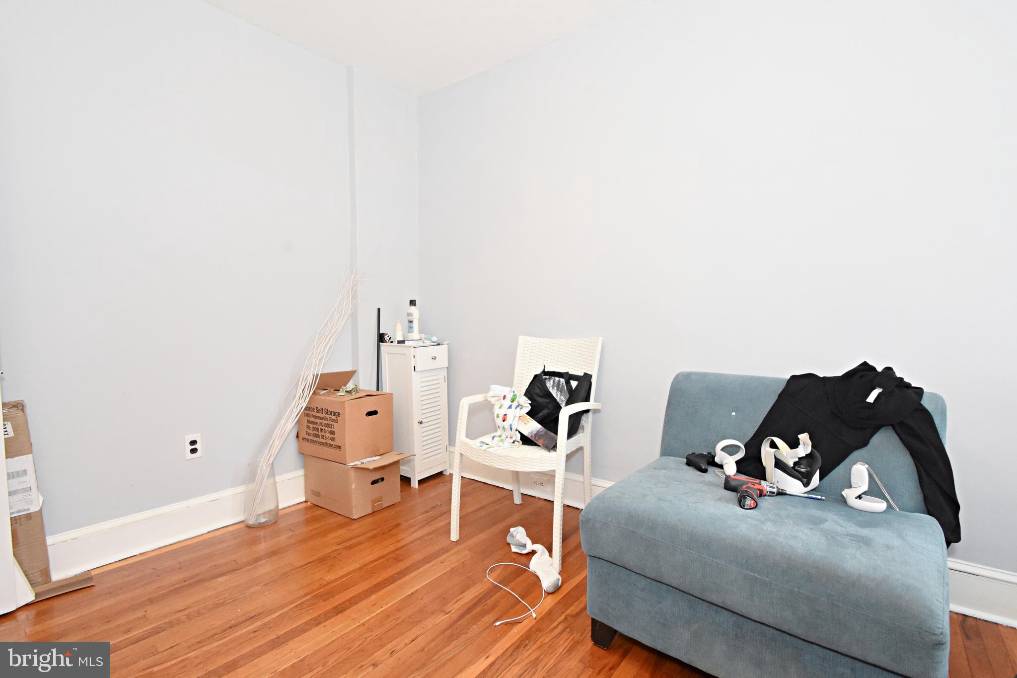 LAWNCREST - Residential