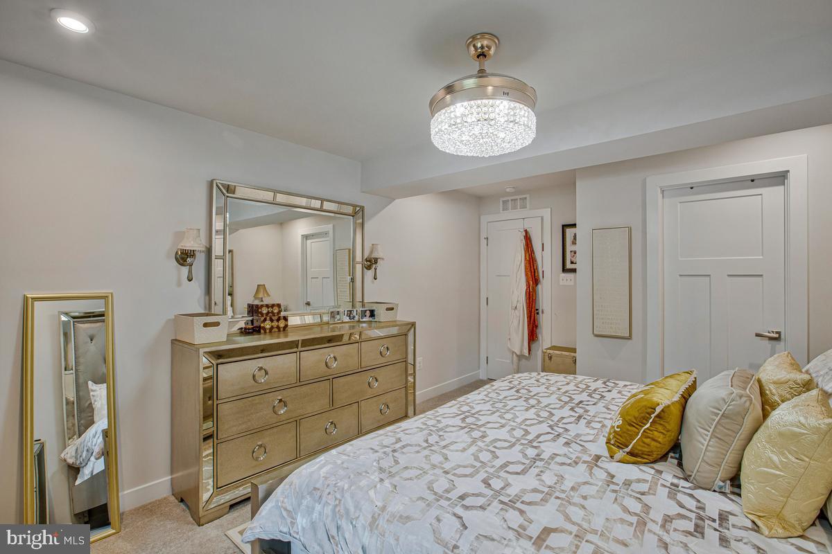 TWO RIVERS - Residential