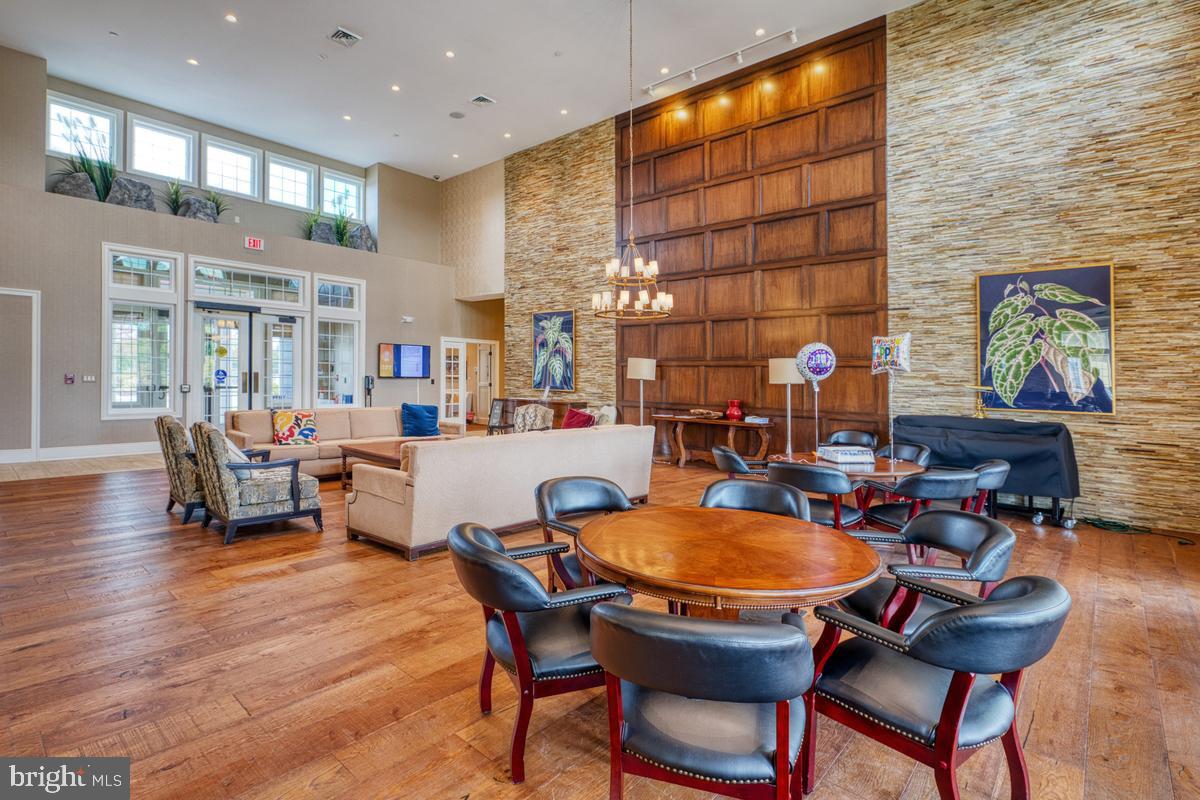 TWO RIVERS - Residential