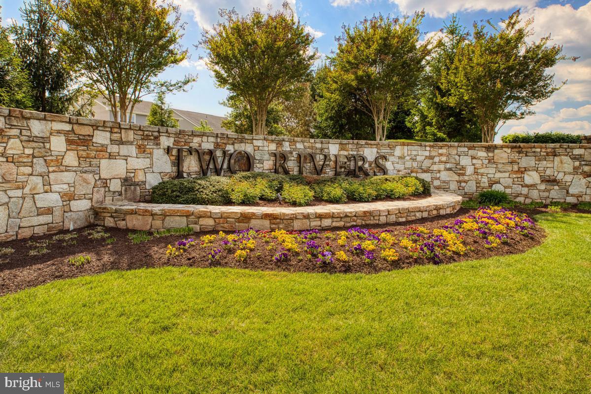 TWO RIVERS - Residential