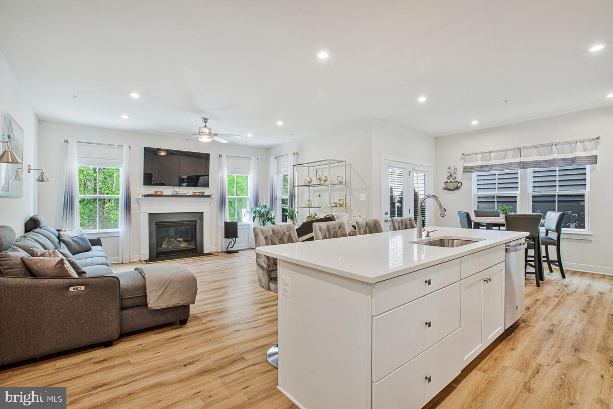 TWO RIVERS - Residential