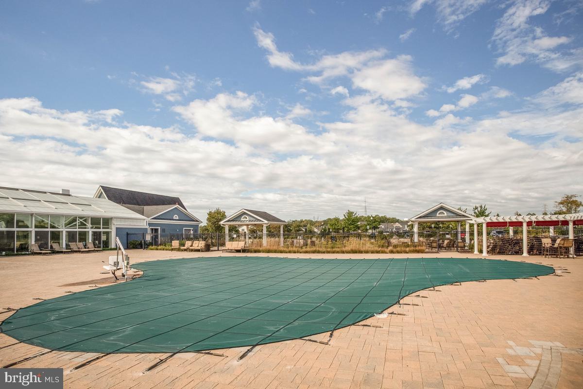 TWO RIVERS - Residential