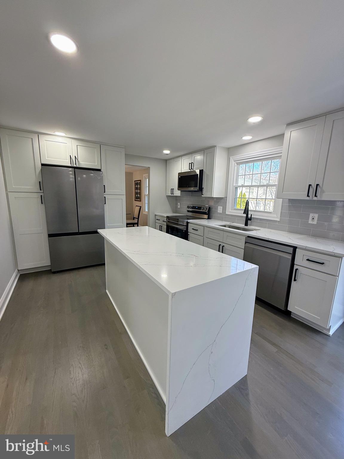 NEWPORT - Residential