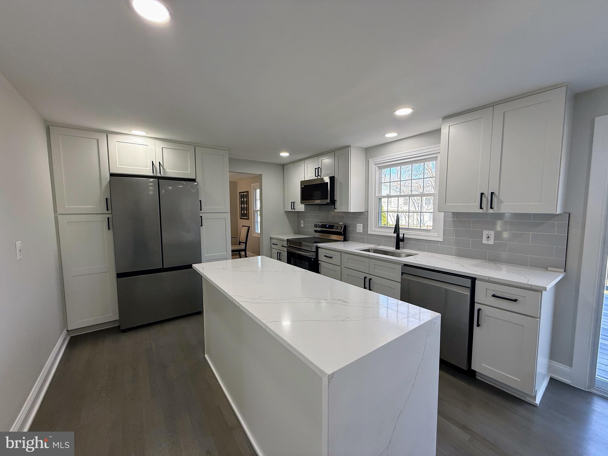 NEWPORT - Residential