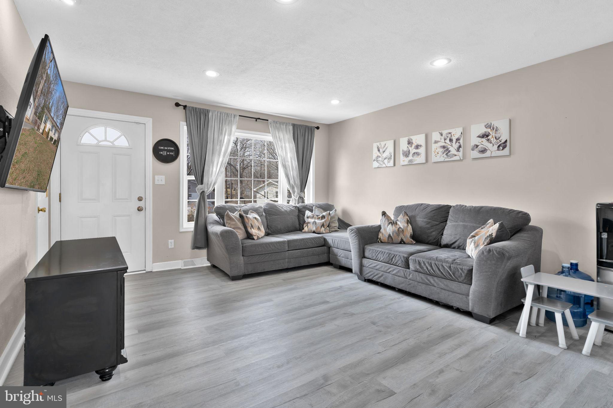 SPRING VALLEY - Residential