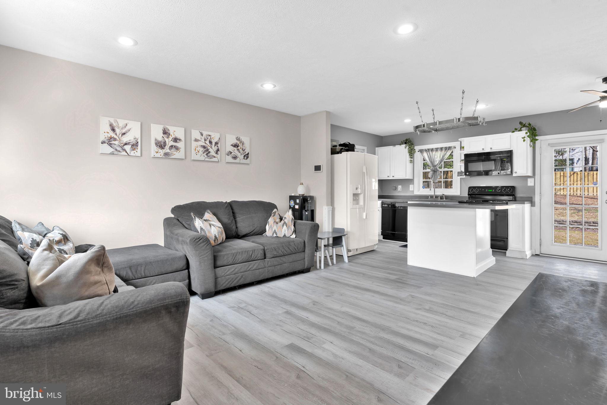 SPRING VALLEY - Residential