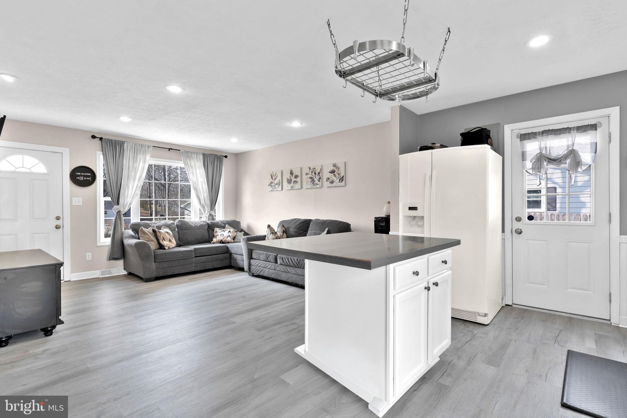 SPRING VALLEY - Residential