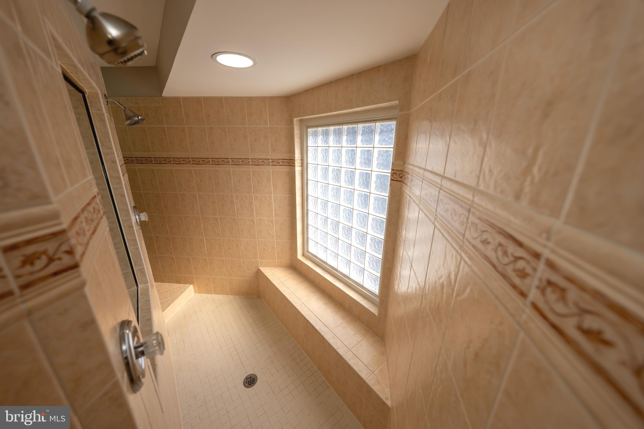 OAK VALLEY - Residential