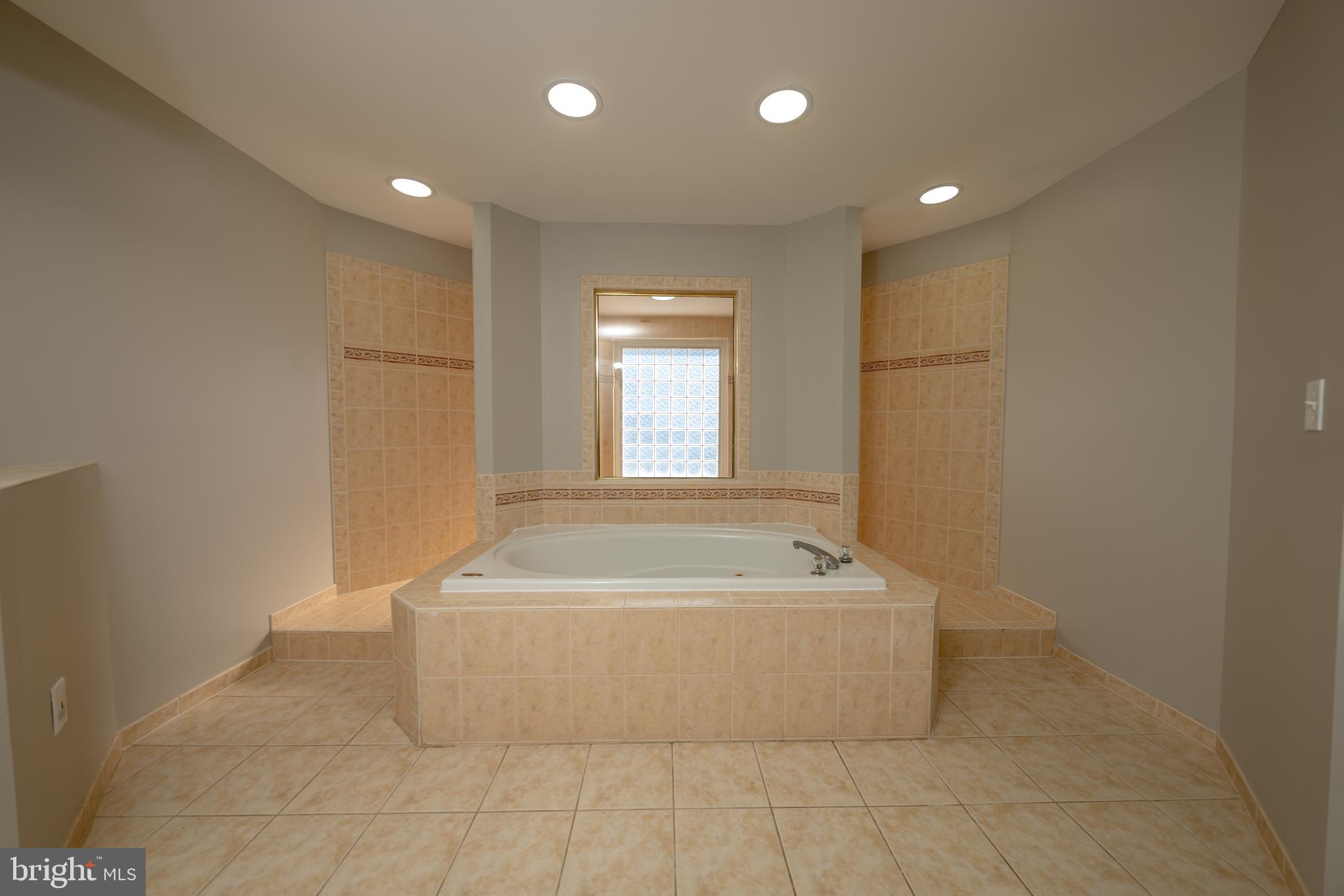 OAK VALLEY - Residential