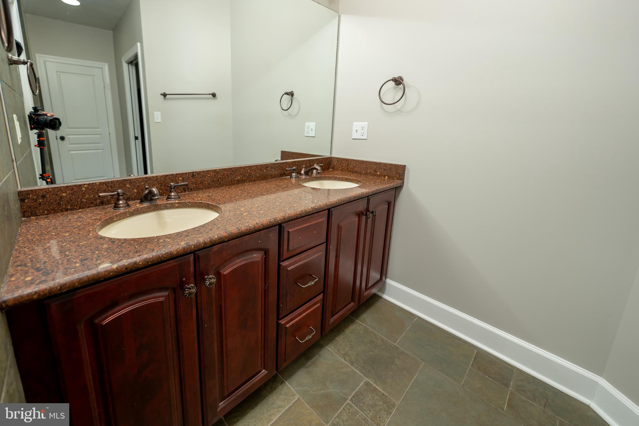 OAK VALLEY - Residential