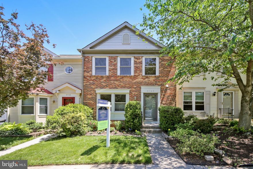 Move-in ready! Updated kitchen and bathrooms!    Great location! 2 assigned parking spaces for convenience. Many updates through out the years. Come and see! We love for you to come..but please no showing after 8pm. Pls give at least 1 hour min. notice.