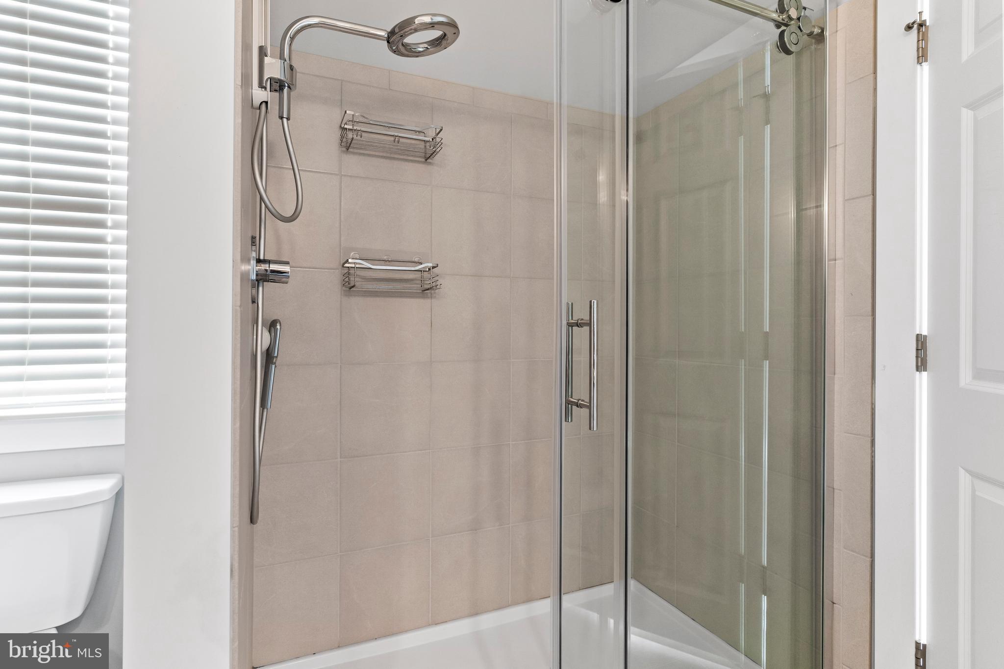 MADISON COURT - Residential