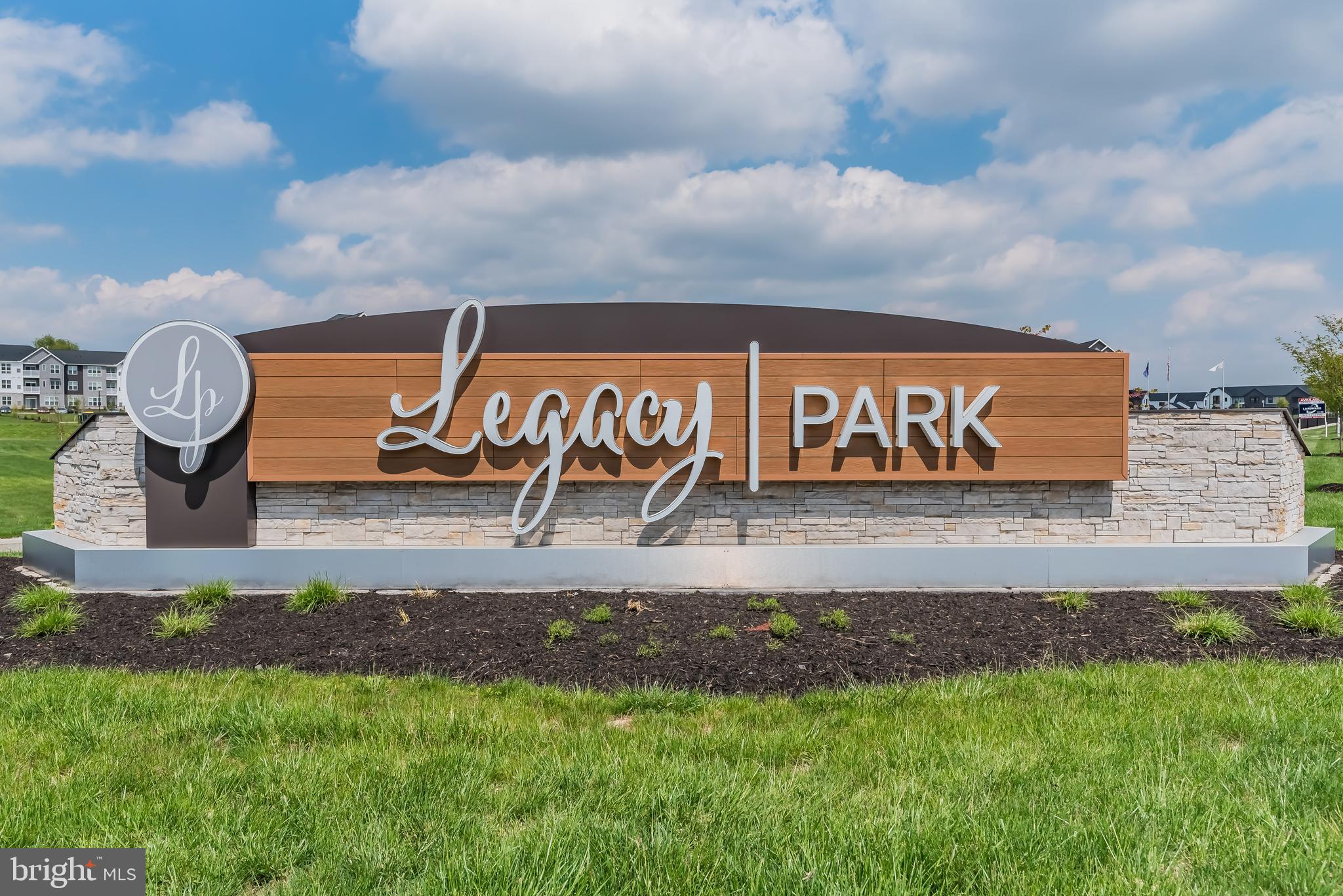 MADISON COURT - Residential