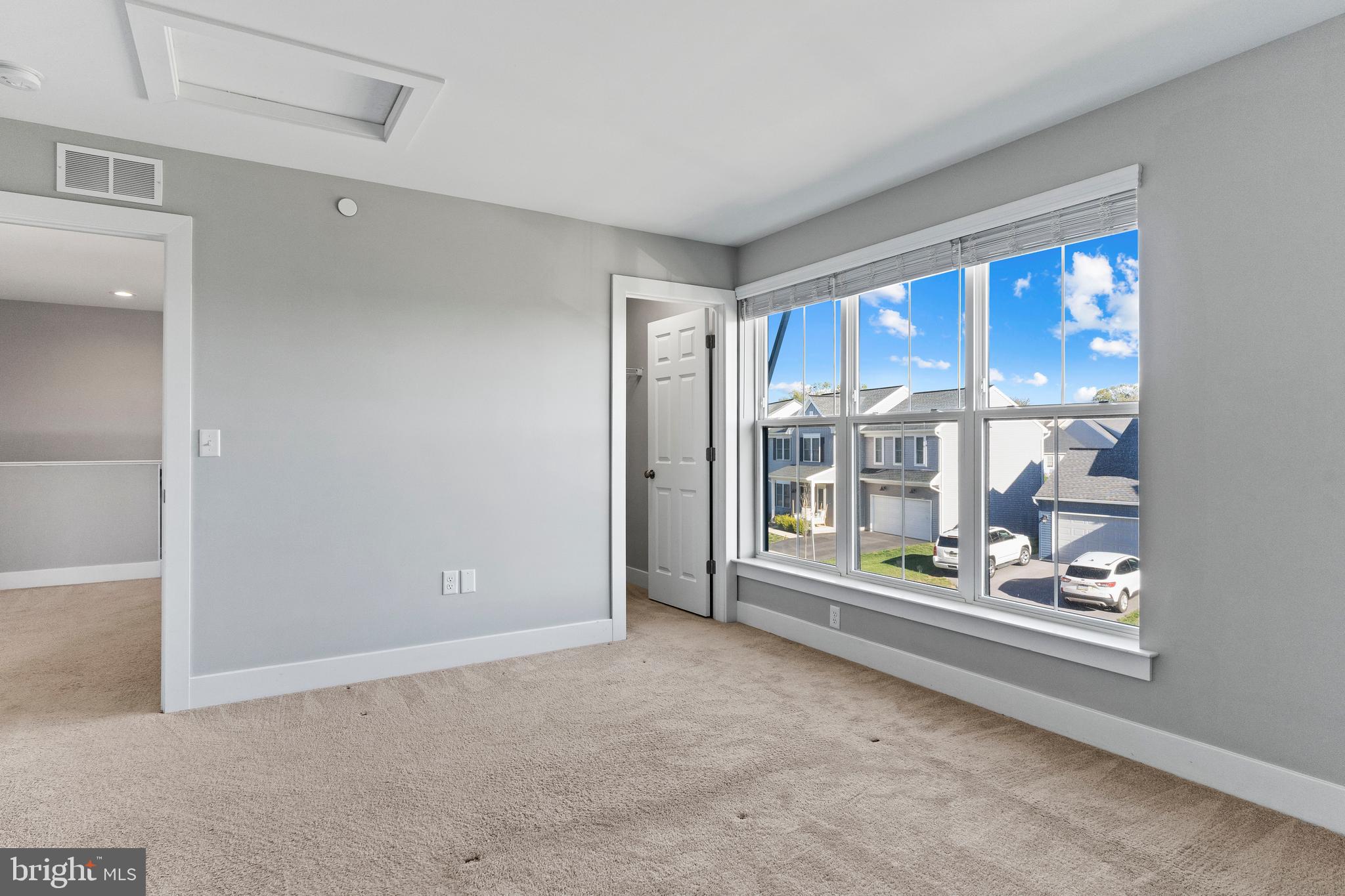 MADISON COURT - Residential