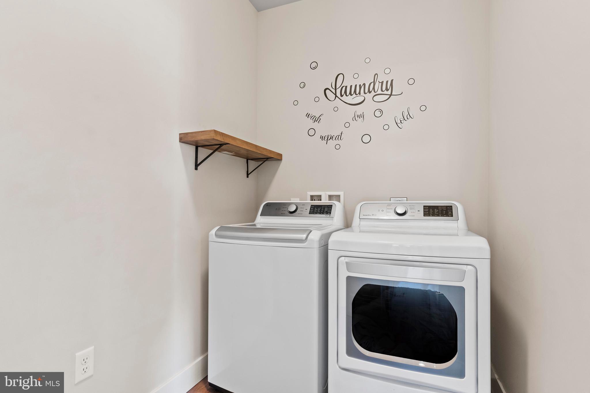 MADISON COURT - Residential