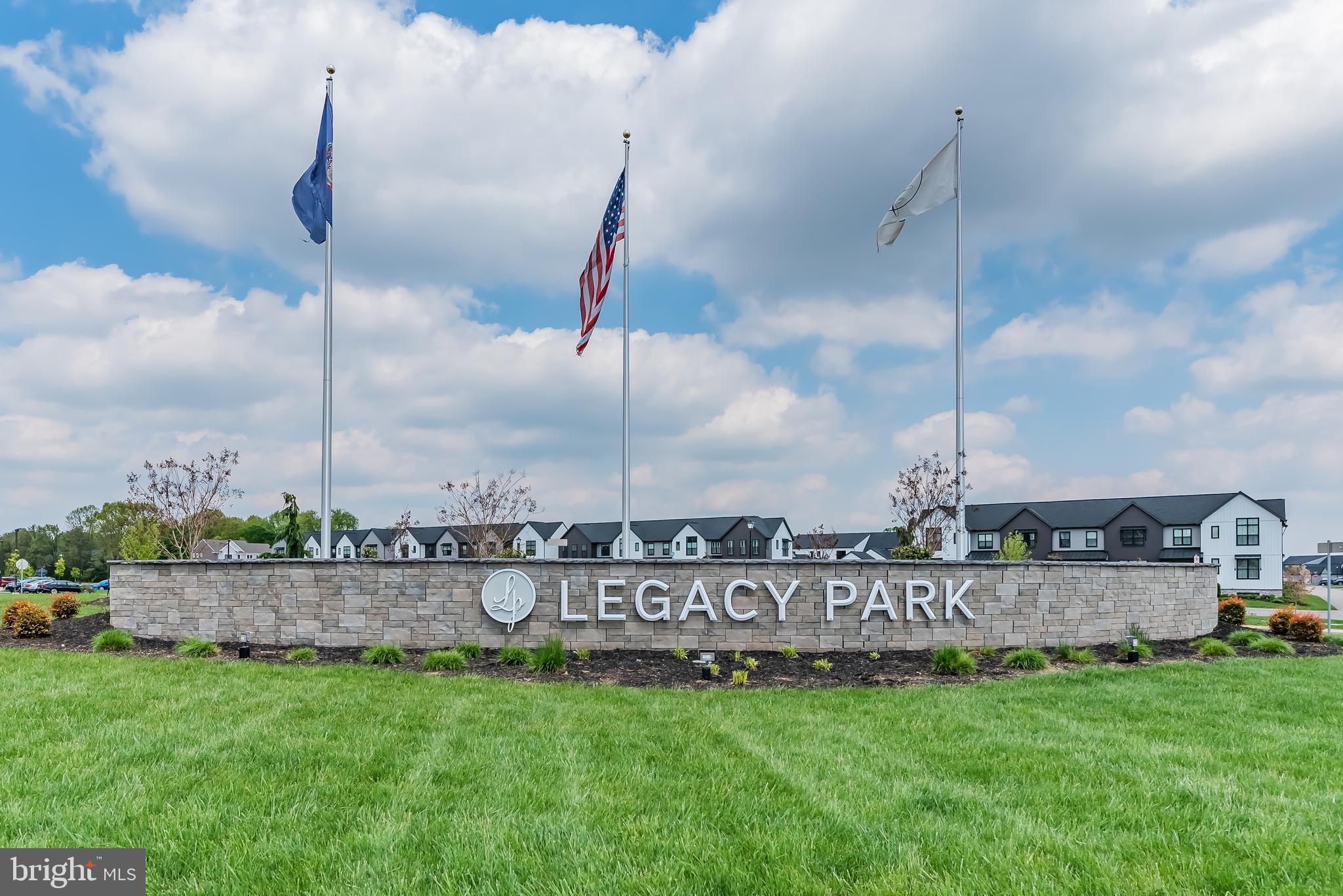 MADISON COURT - Residential