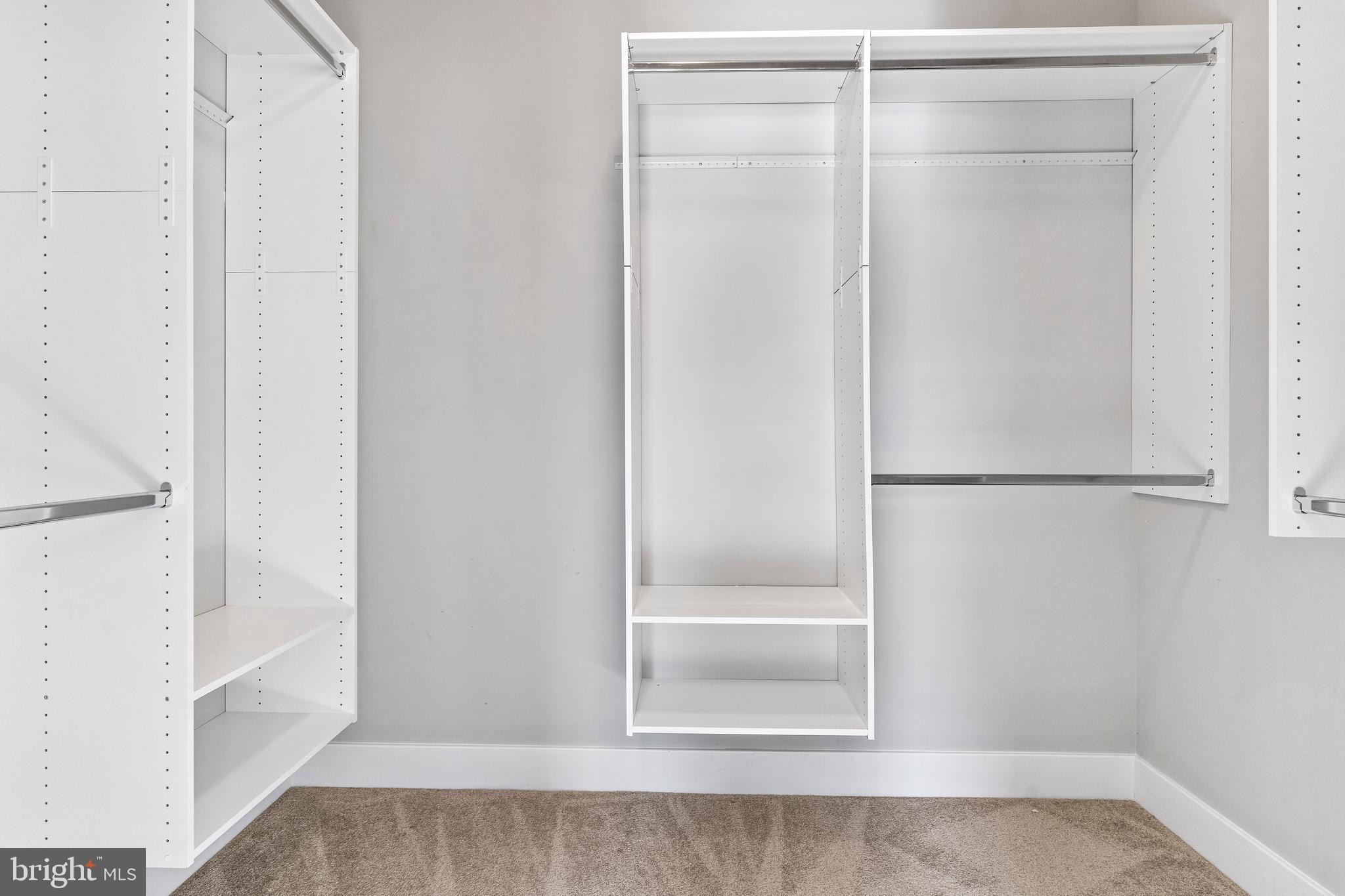 MADISON COURT - Residential