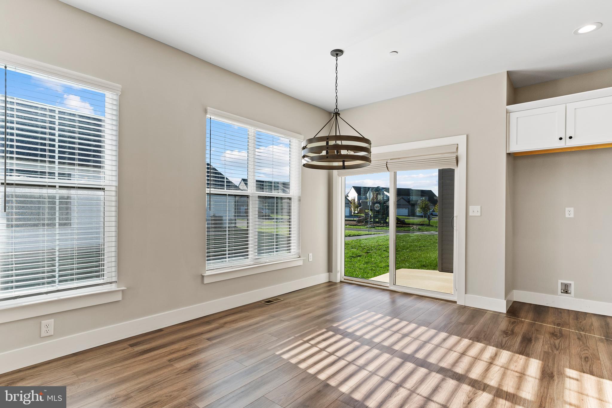 MADISON COURT - Residential