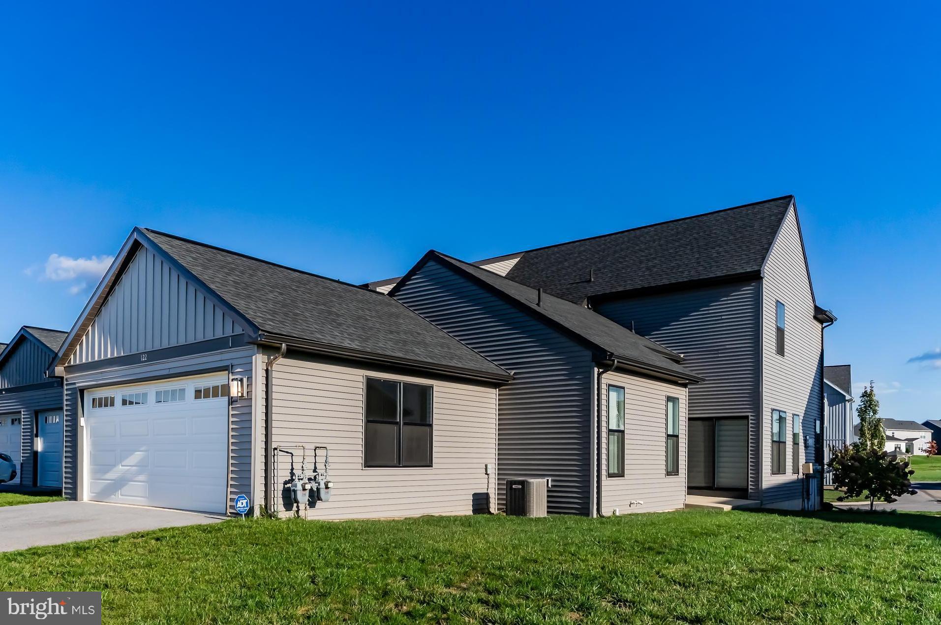 MADISON COURT - Residential