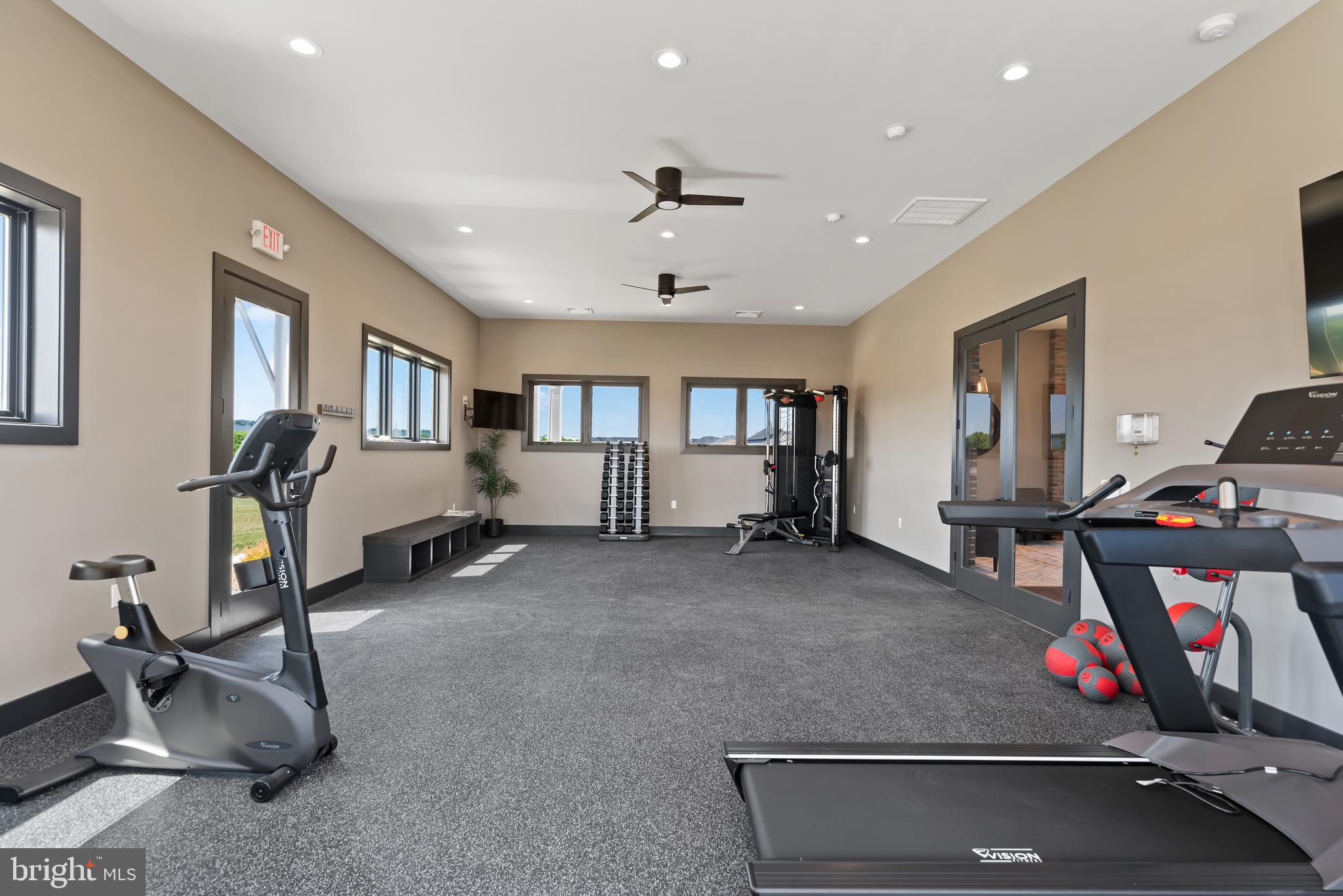 MADISON COURT - Residential